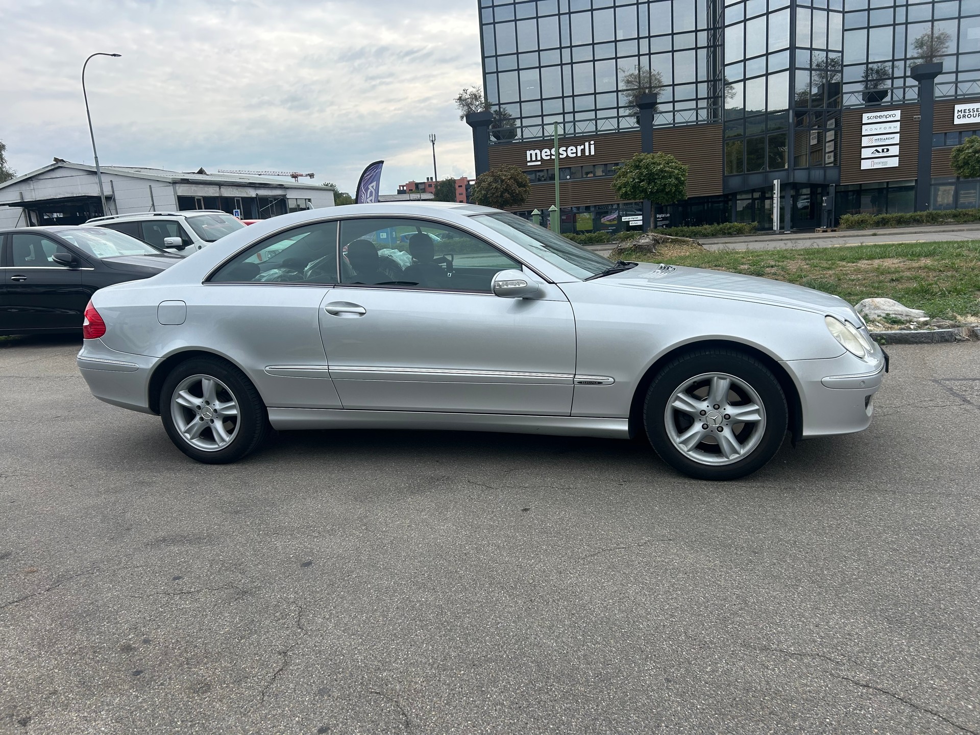 MERCEDES-BENZ CLK 200-image-13