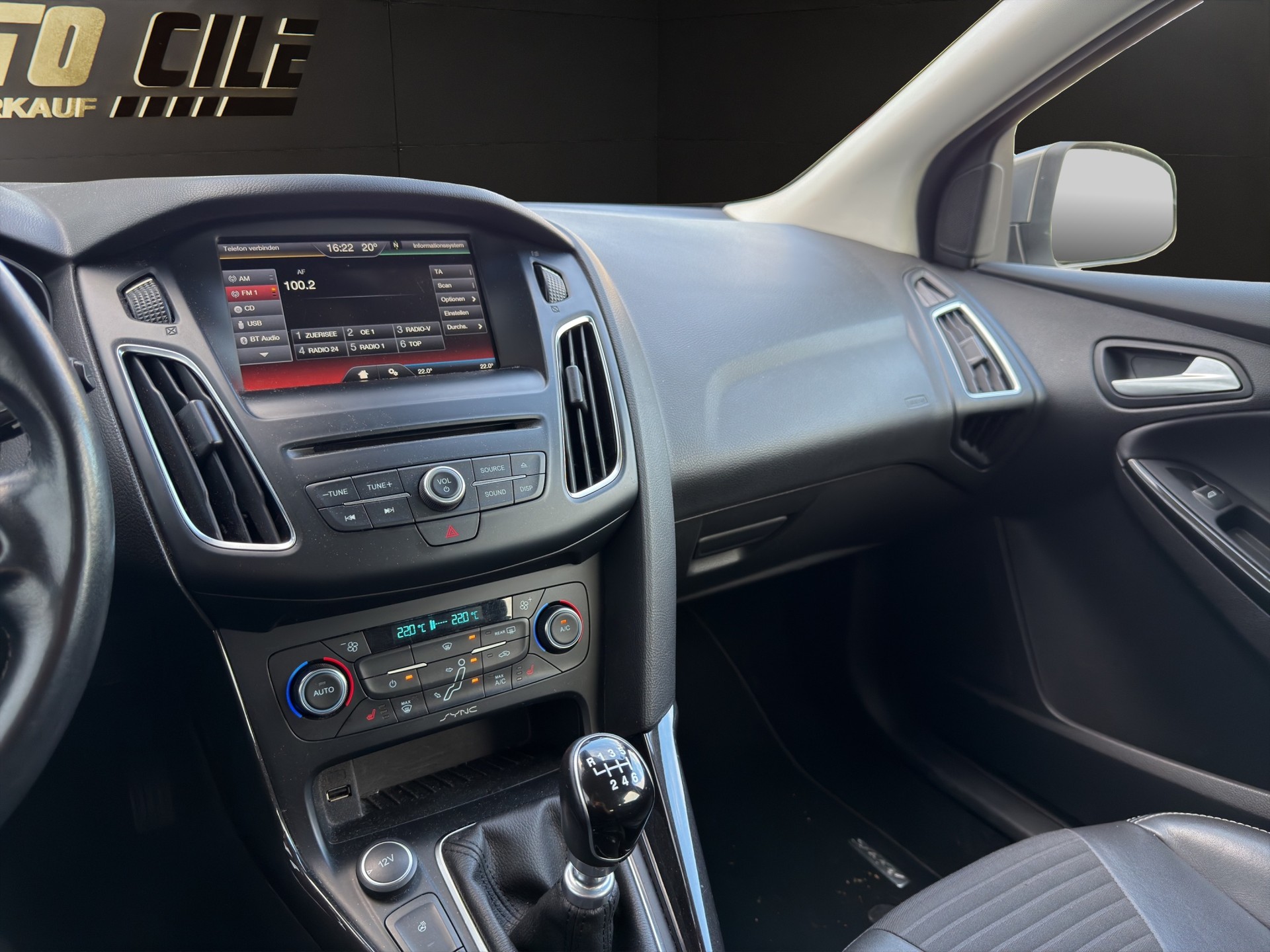 FORD Focus 1.5 SCTi Titanium-image-12