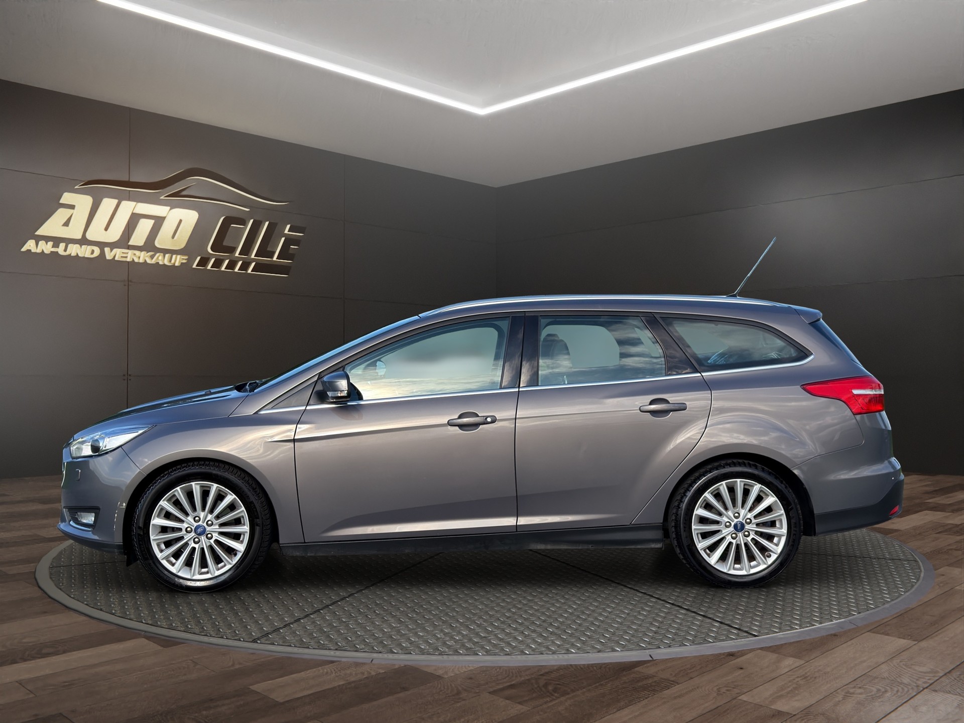 FORD Focus 1.5 SCTi Titanium-image-3