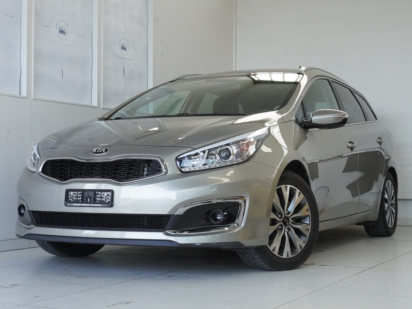KIA Cee'd Sportswagon 1.6 CRDi Swiss Champion DCT-image-0