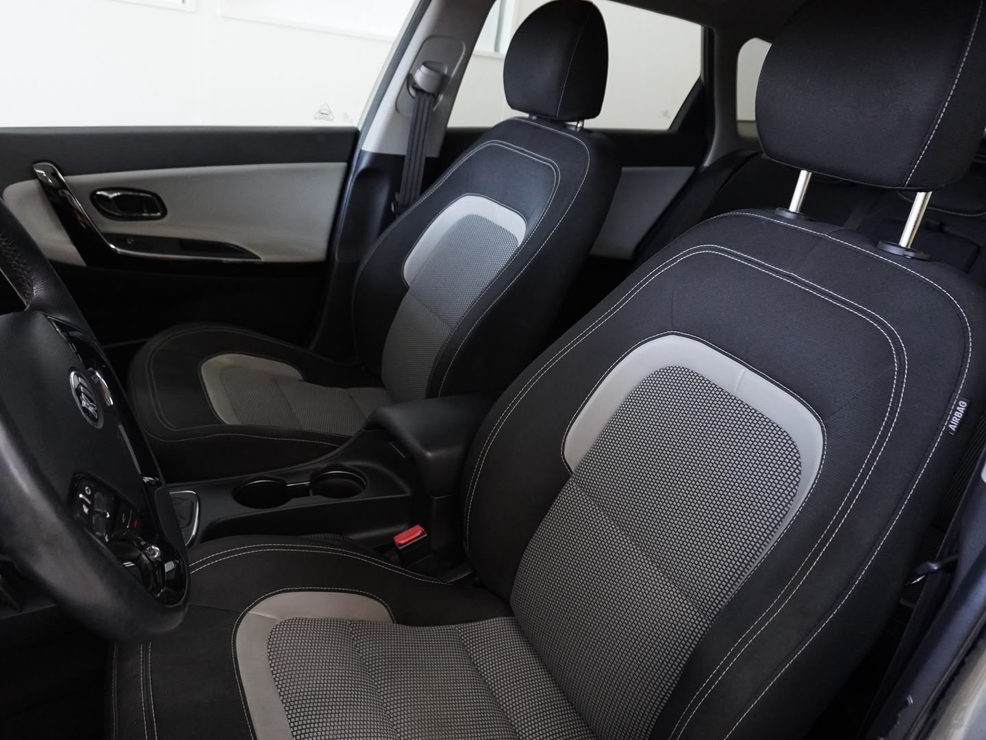 KIA Cee'd Sportswagon 1.6 CRDi Swiss Champion DCT-image-3