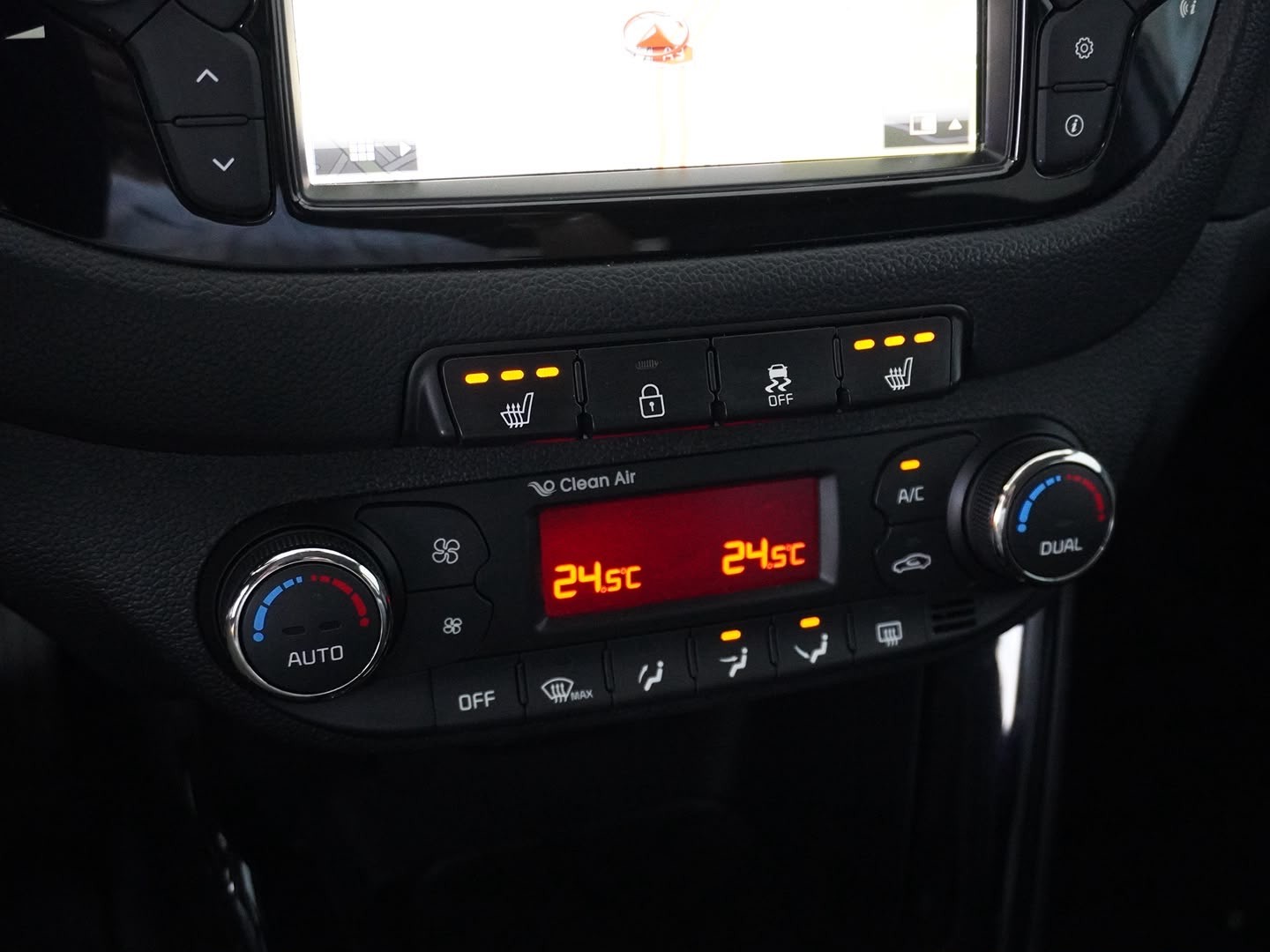 KIA Cee'd Sportswagon 1.6 CRDi Swiss Champion DCT-image-9