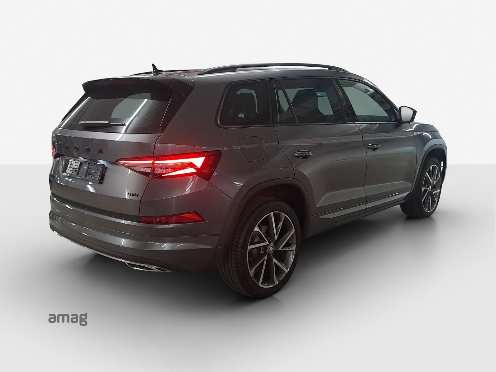 SKODA Kodiaq 2.0 TSI 4x4 SportLine-image-4