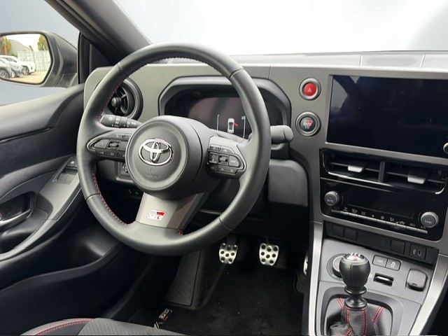 TOYOTA Yaris 1.6 GR Sport-image-4