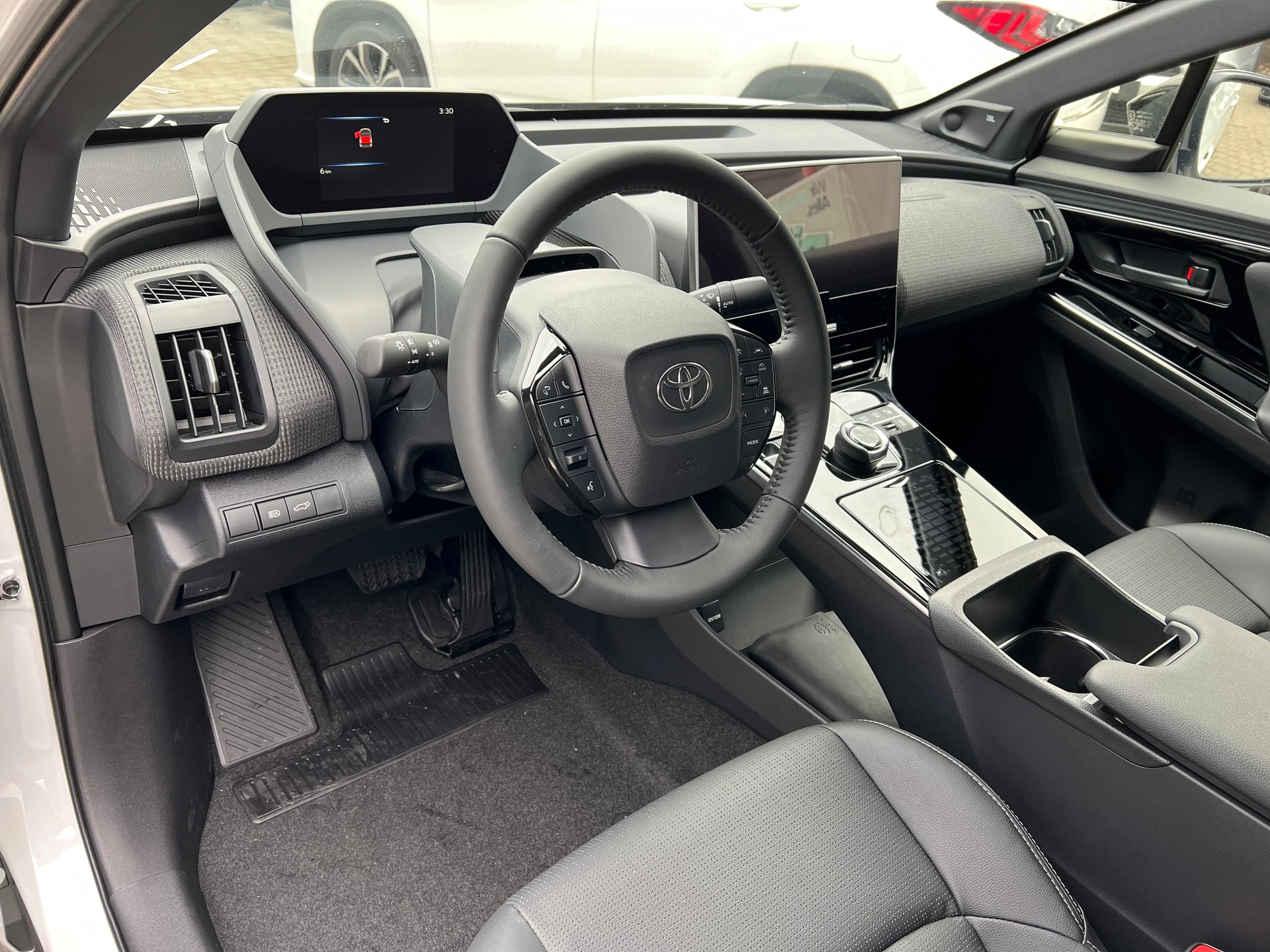 TOYOTA bZ4X 6.6 kw OBC Premium AWD-image-7
