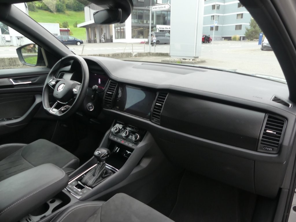 SKODA Kodiaq 2.0 TSI 4x4 SportLine-image-8