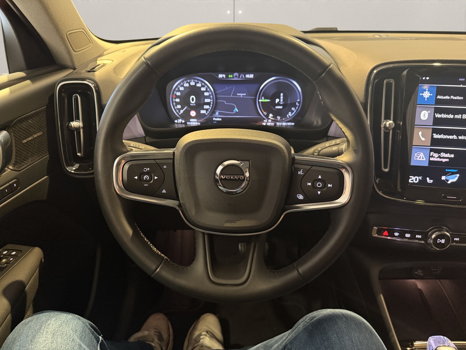 VOLVO XC40 1.5 T5 PiH Ultimate Bright-image-7