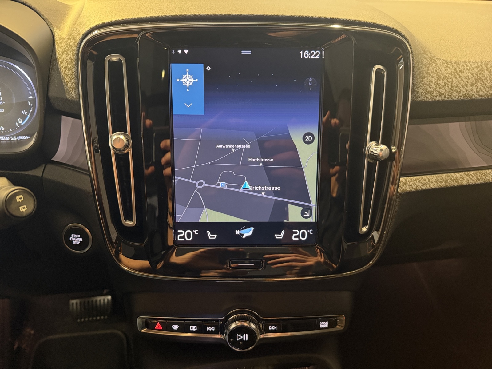 VOLVO XC40 1.5 T5 PiH Ultimate Bright-image-9