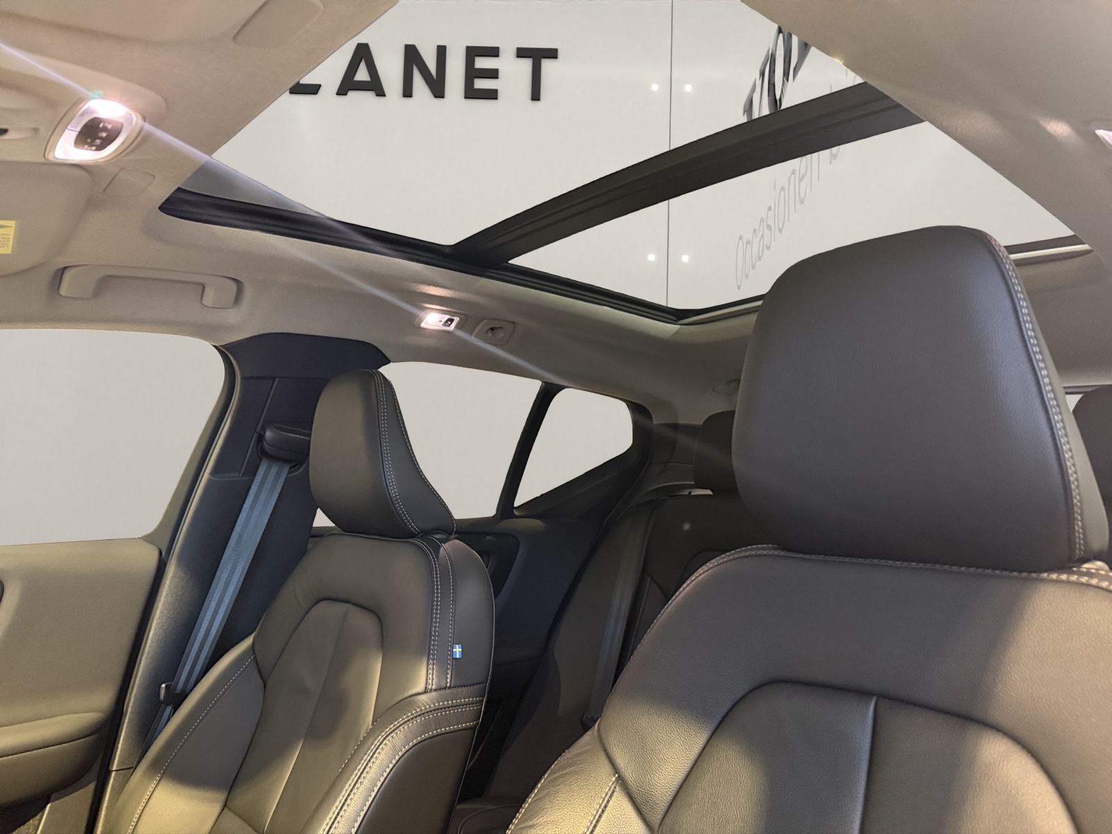 VOLVO XC40 1.5 T5 PiH Ultimate Bright-image-12