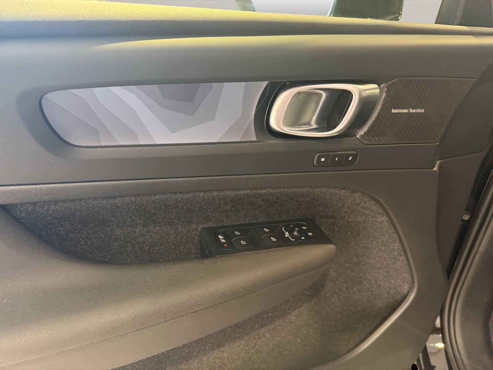 VOLVO XC40 1.5 T5 PiH Ultimate Bright-image-14