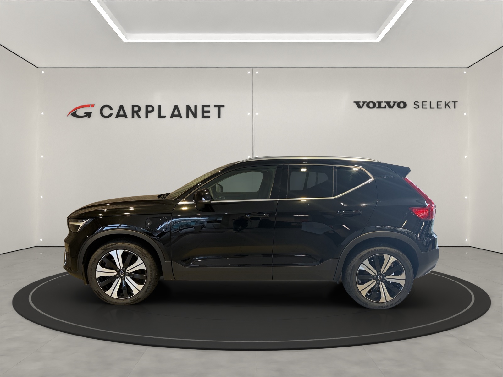 VOLVO XC40 1.5 T5 PiH Ultimate Bright-image-1
