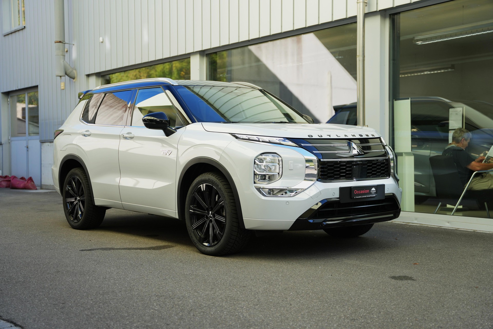 MITSUBISHI Outlander 2.4 PHEV Instyle 4x4-image-0