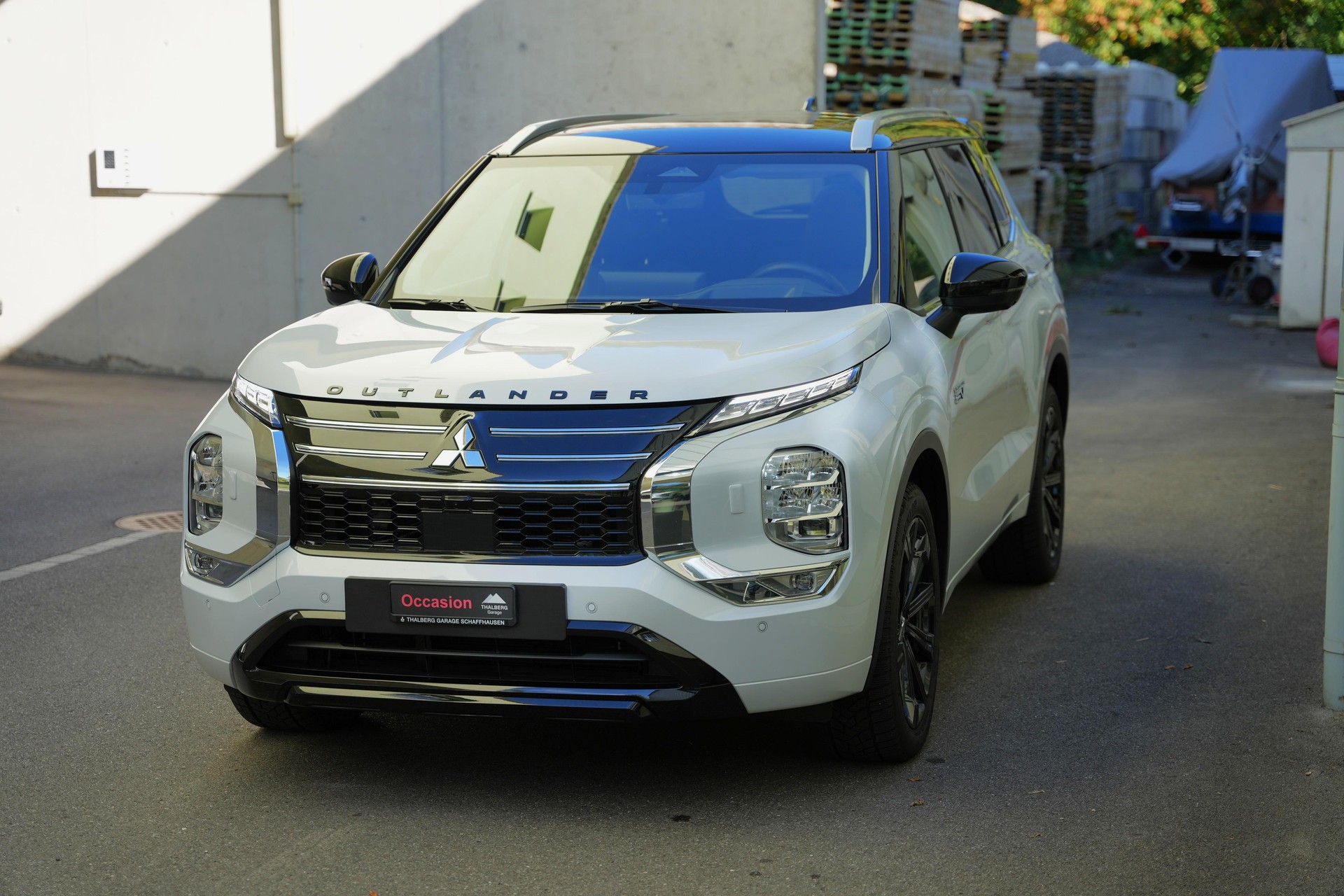 MITSUBISHI Outlander 2.4 PHEV Instyle 4x4-image-1