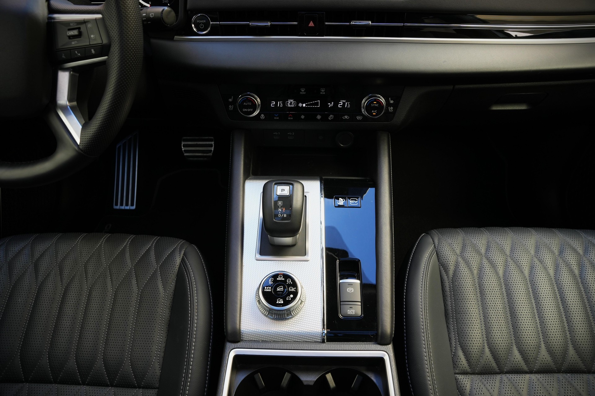 MITSUBISHI Outlander 2.4 PHEV Instyle 4x4-image-13