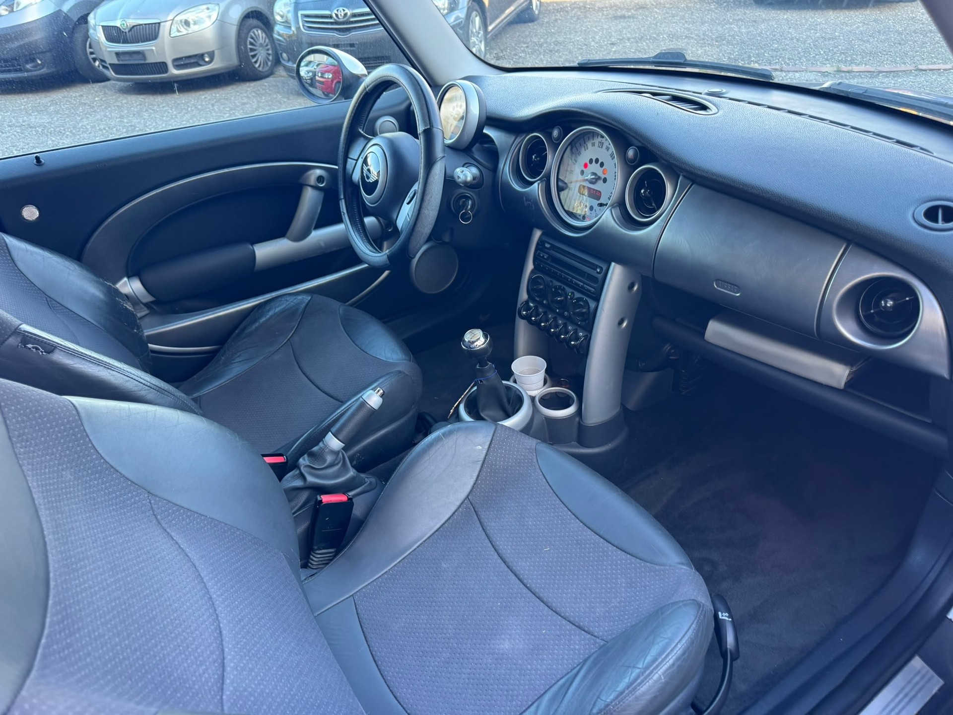 MINI Mini Cooper S-image-10