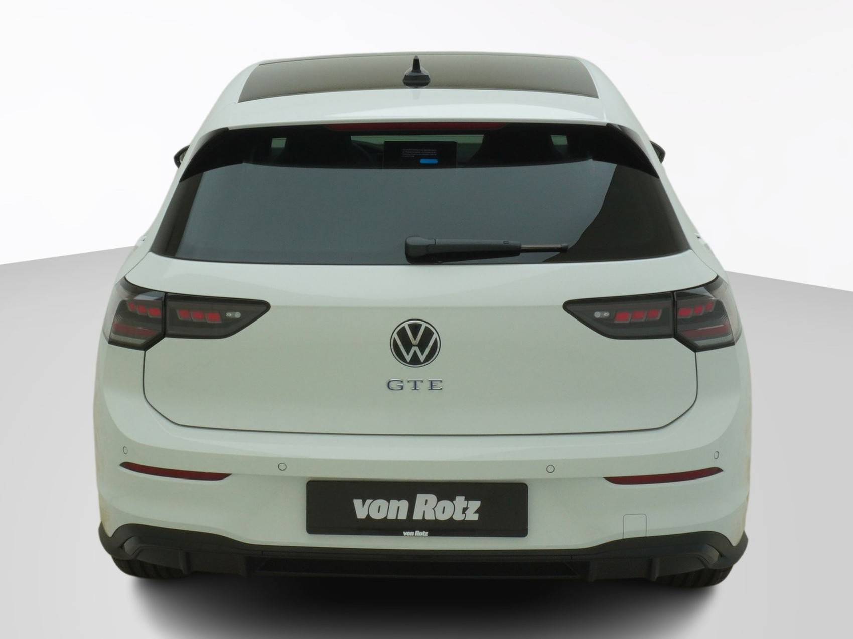 VW Golf VIII 1.5 TSI Plug-in-Hybrid GTE DSG-image-2