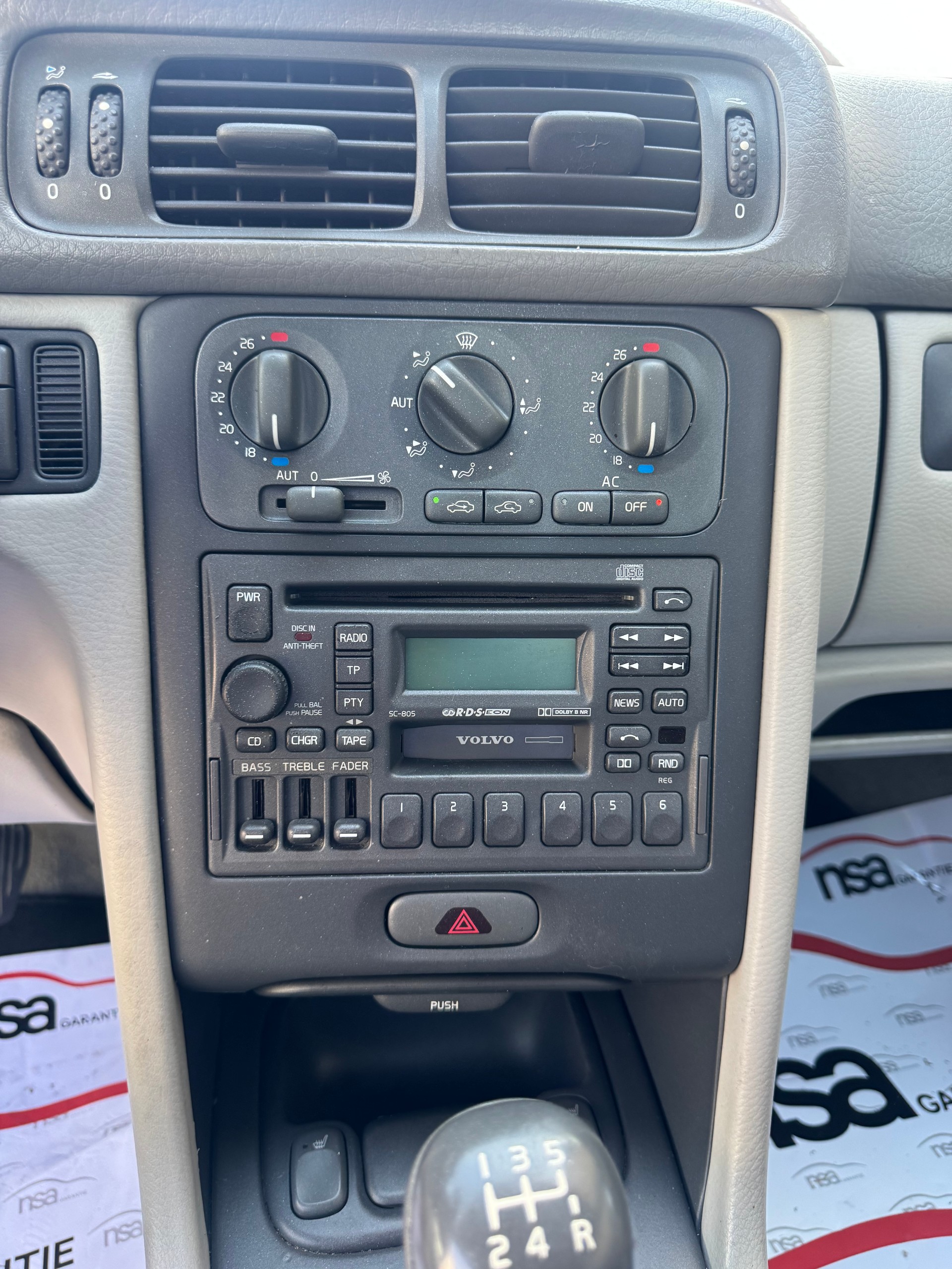 VOLVO C70 Coupe 2.0T-image-11