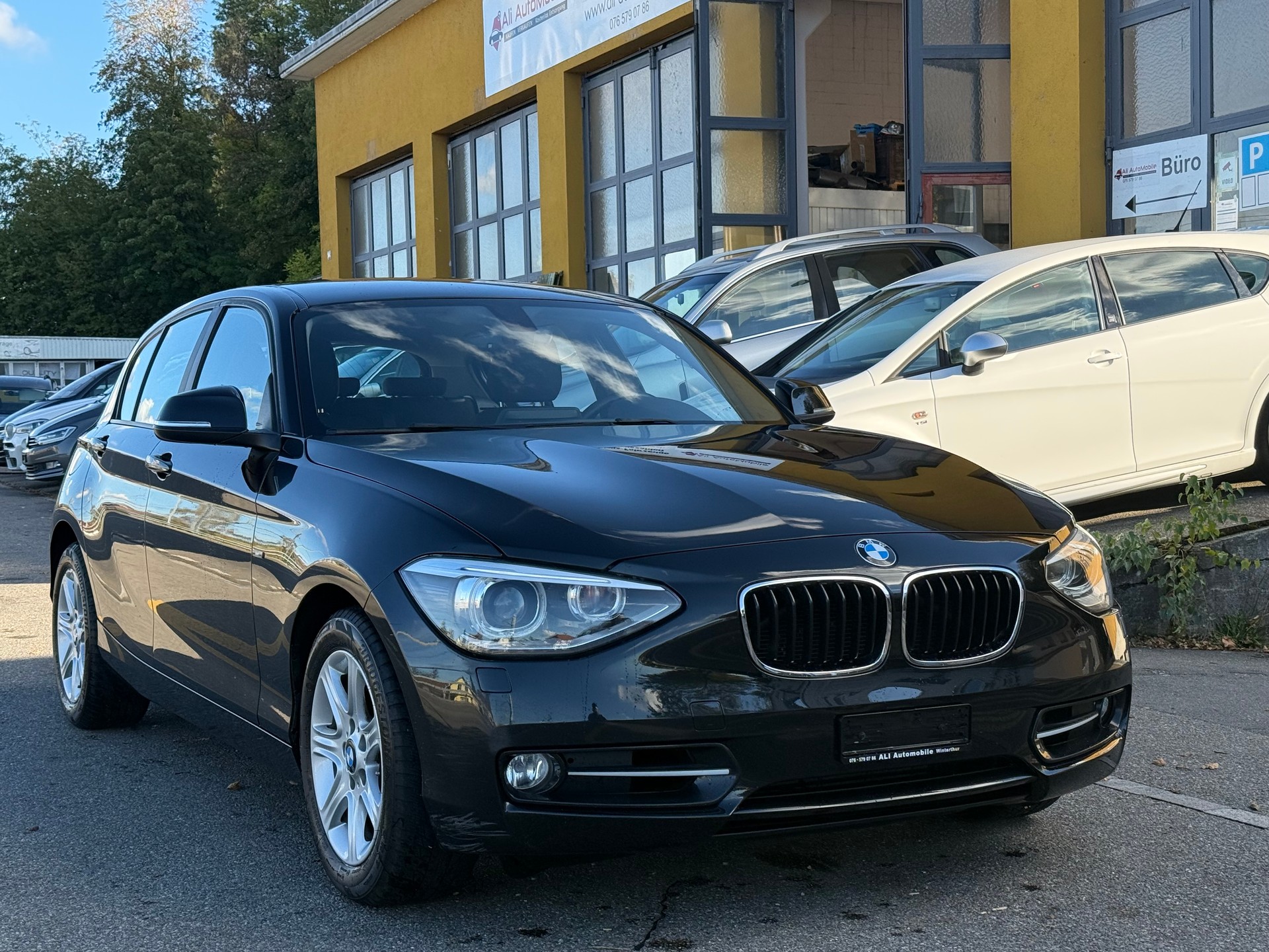 BMW 118i Sport Line Steptronic-image-0