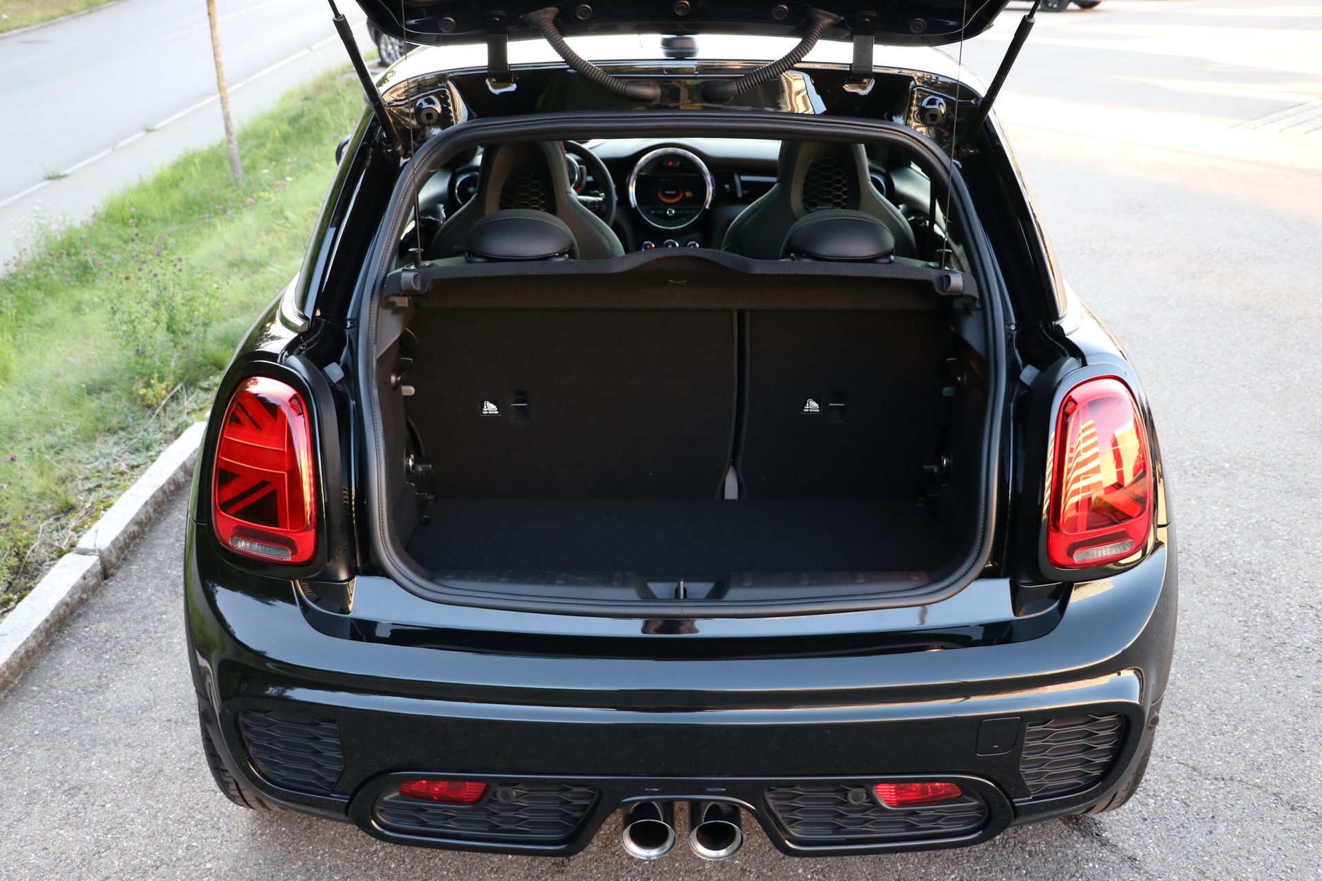 MINI Cooper John Cooper Works Steptronic-image-13