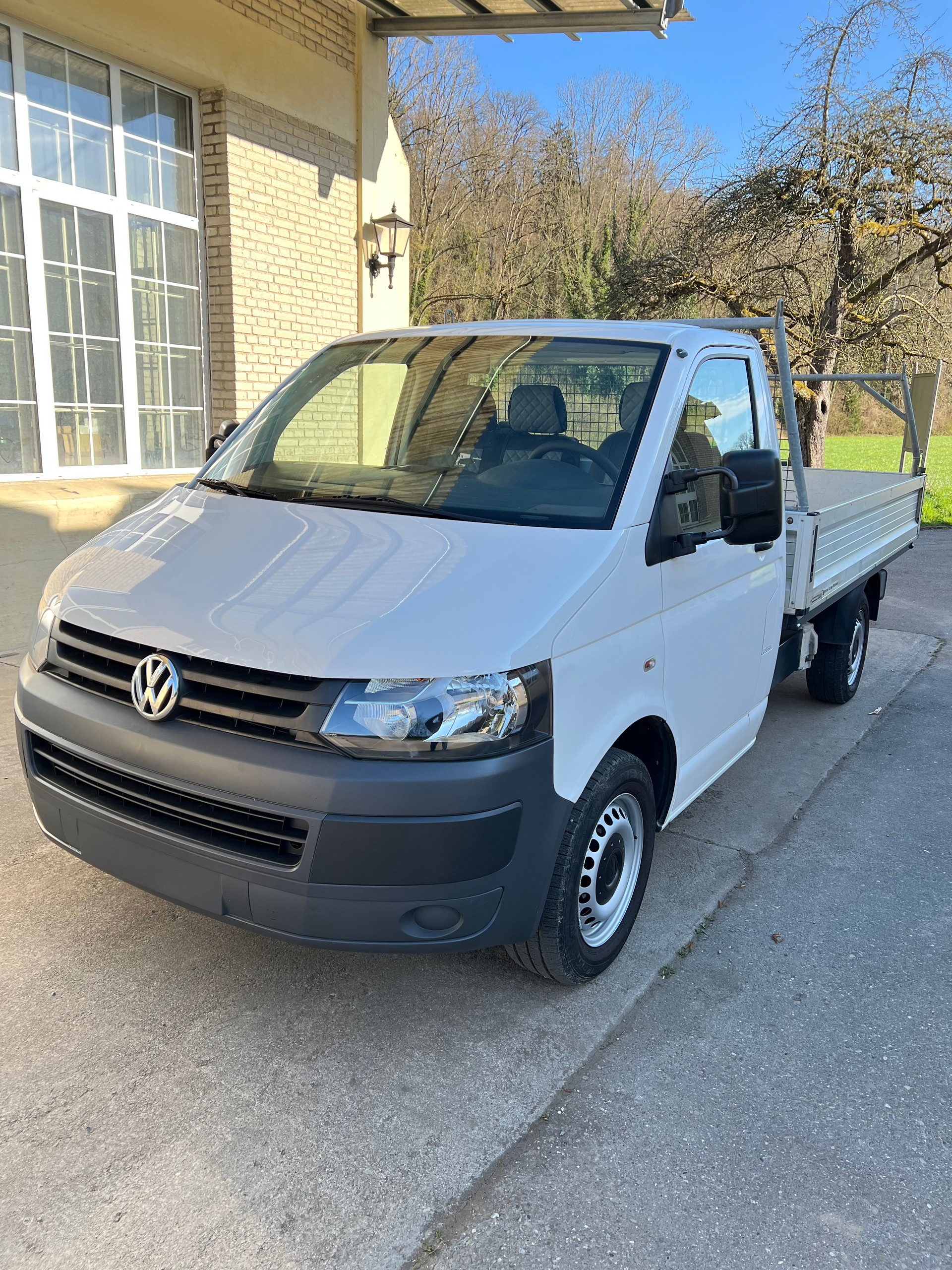 VW T5 2.0TDI LANG VERSION-image-1