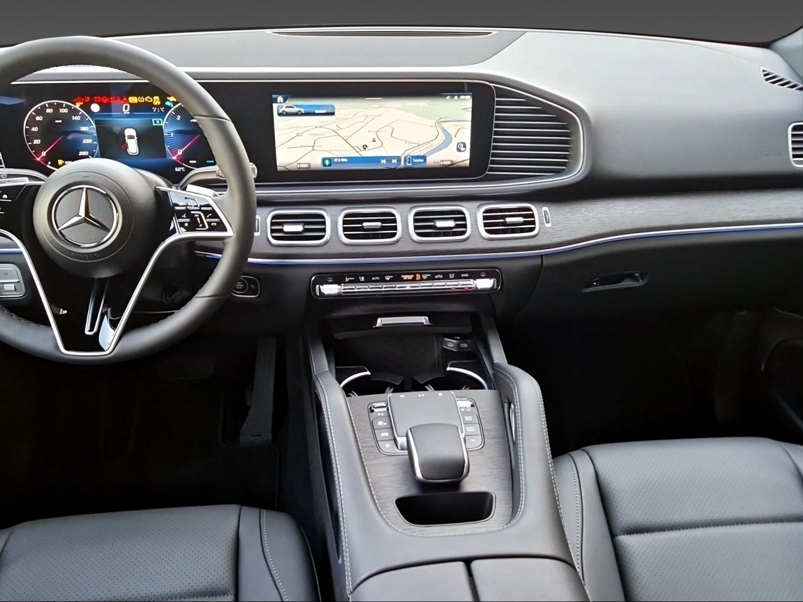 MERCEDES-BENZ GLE 300 d 4Matic-image-8