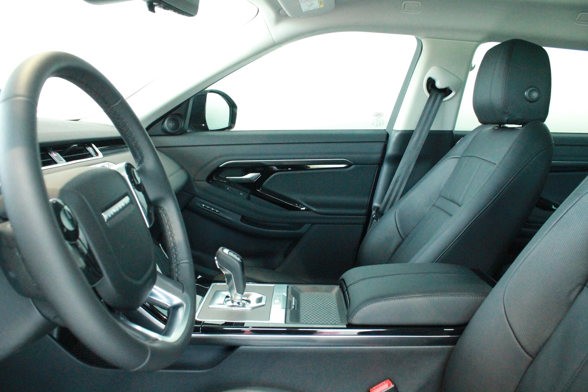 LAND ROVER Range Rover Evoque P 250 SE AT9-image-5