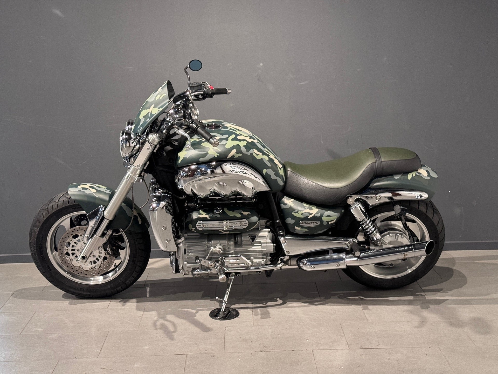 TRIUMPH Rocket III-showroom-element-3
