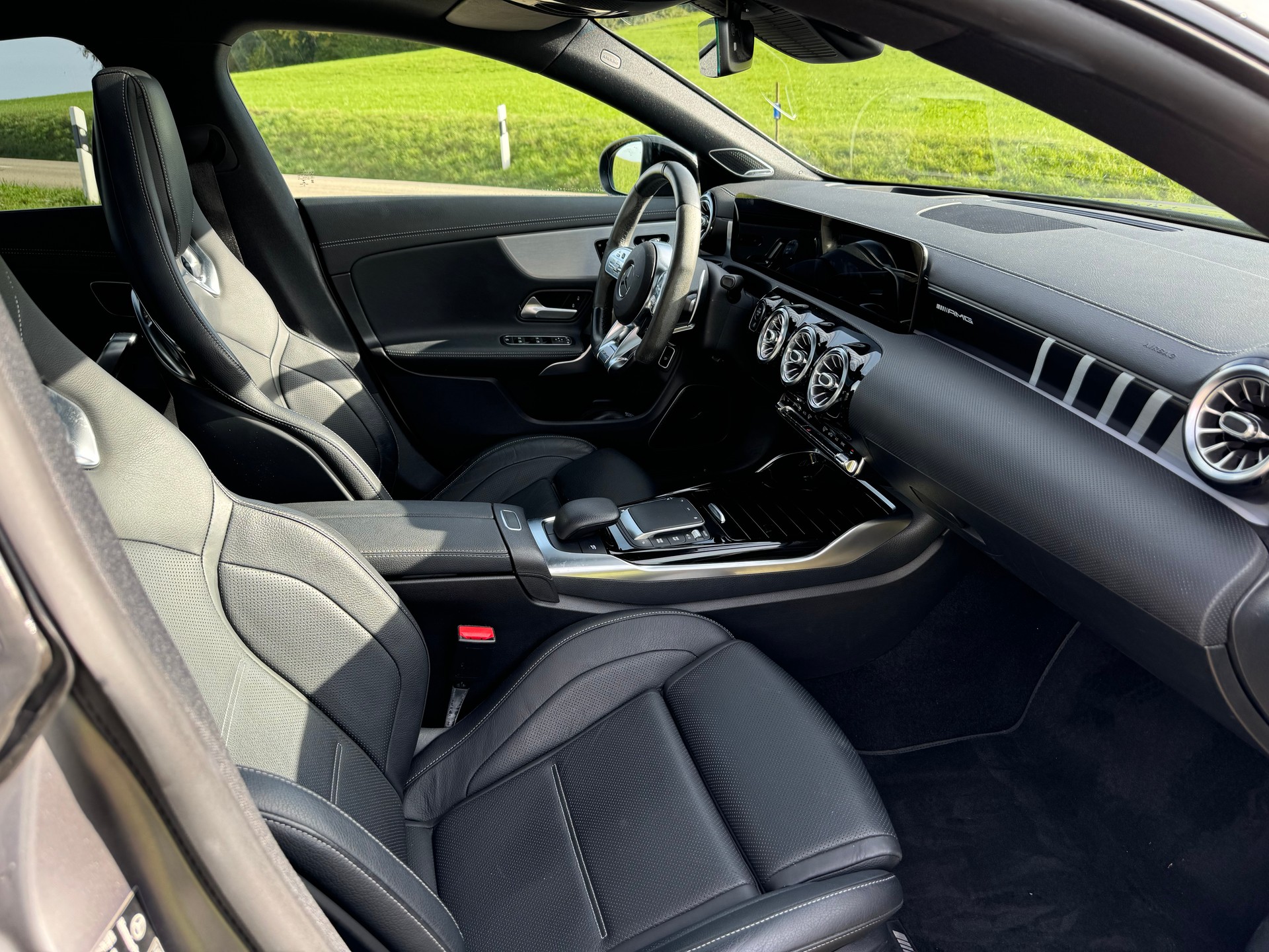 MERCEDES-BENZ CLA 45 S AMG 4Matic+ 8G-DCT-image-5