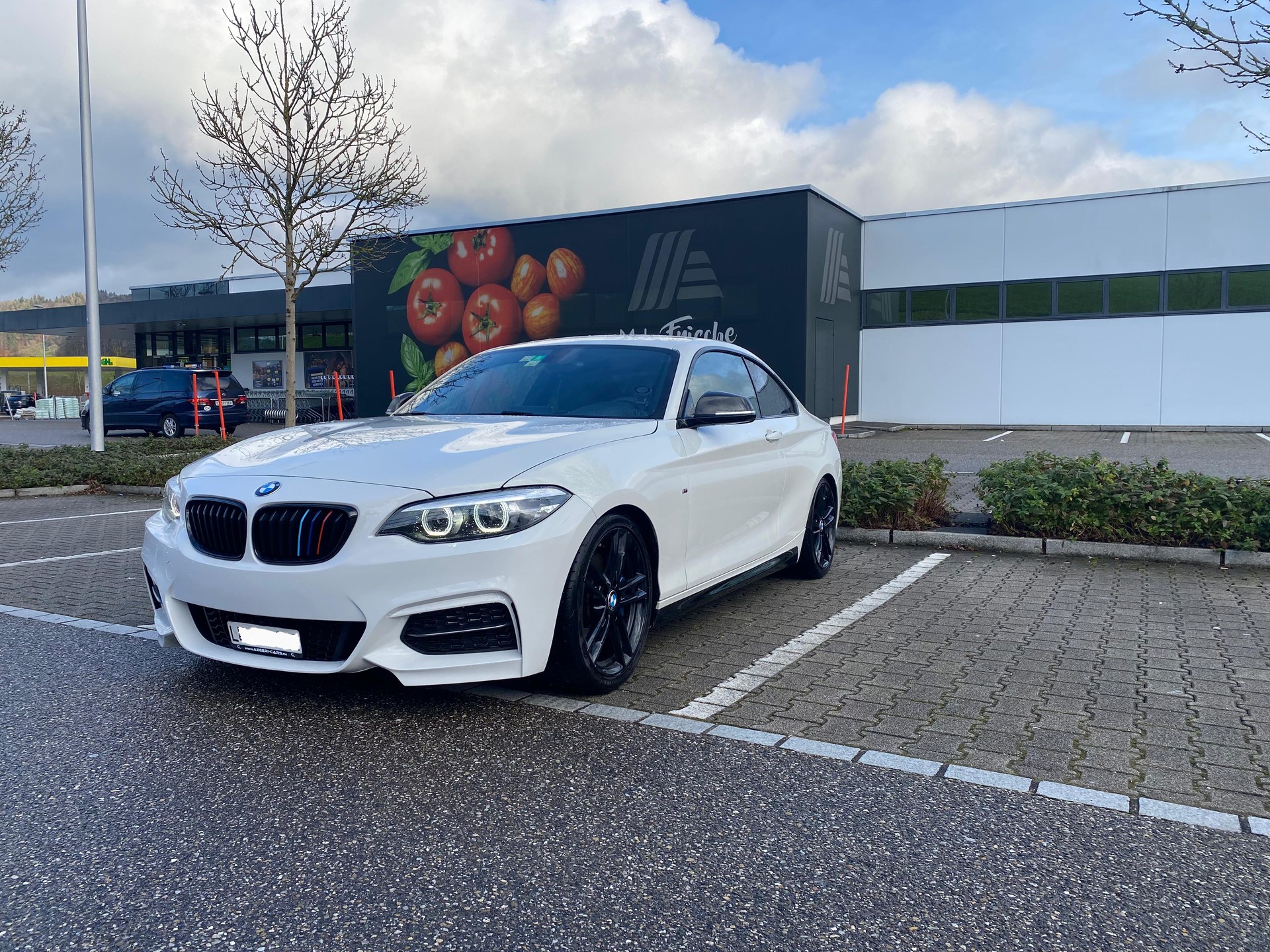 BMW M240i-image-0