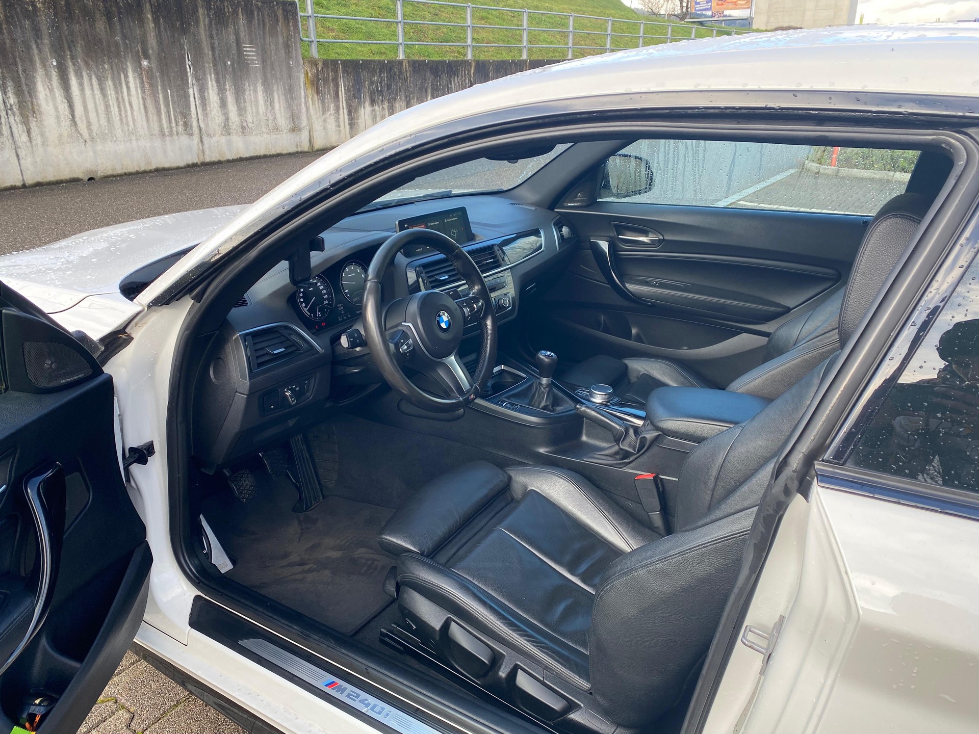 BMW M240i-image-4