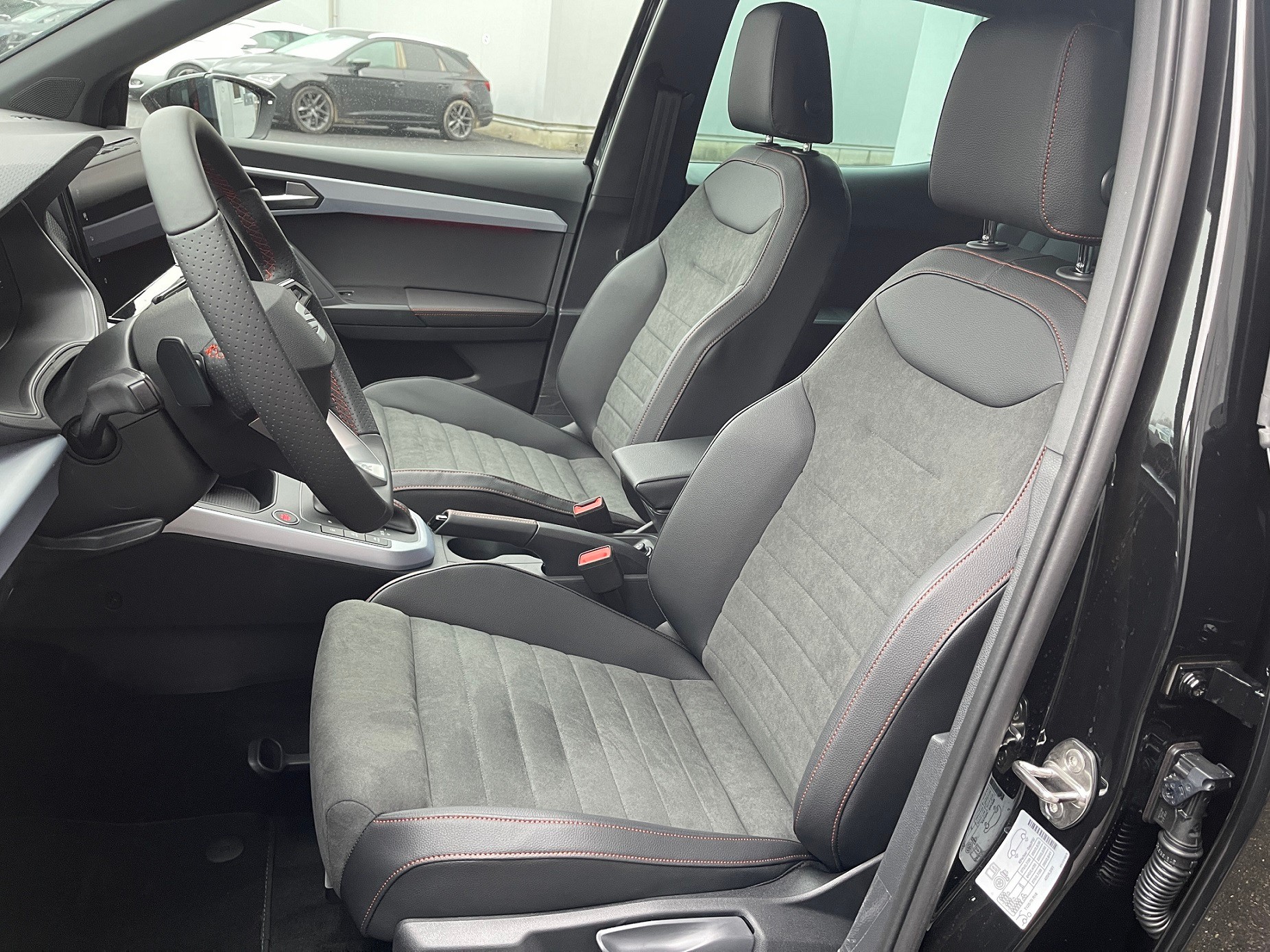 SEAT Arona 1.5 Eco TSI Move FR DSG-image-6