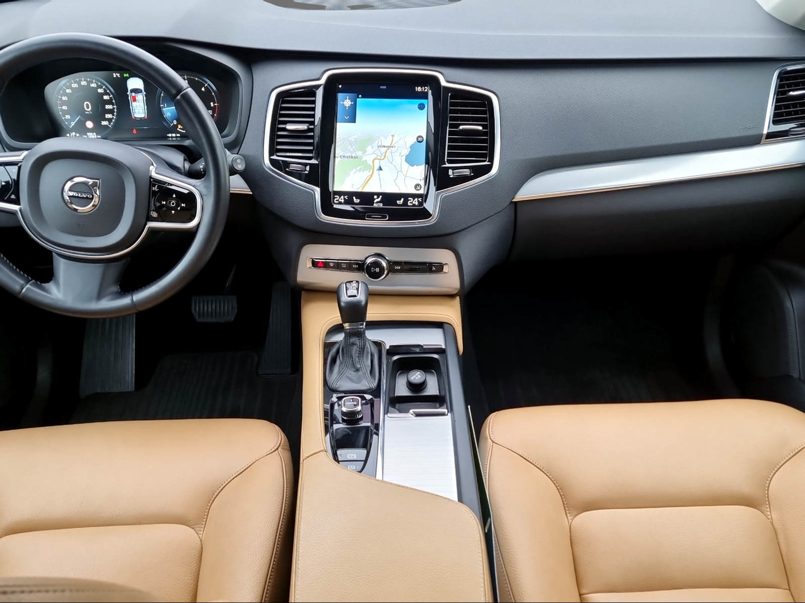 VOLVO XC90 D5 AWD Momentum Geartronic-image-8