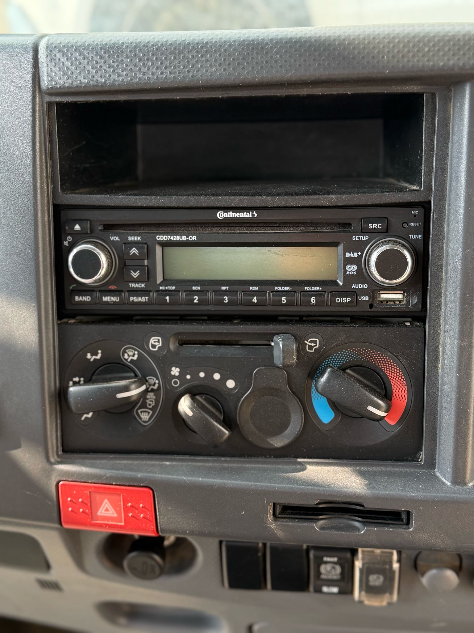 ISUZU NLS 85A / Pont basculant 4*4-image-9
