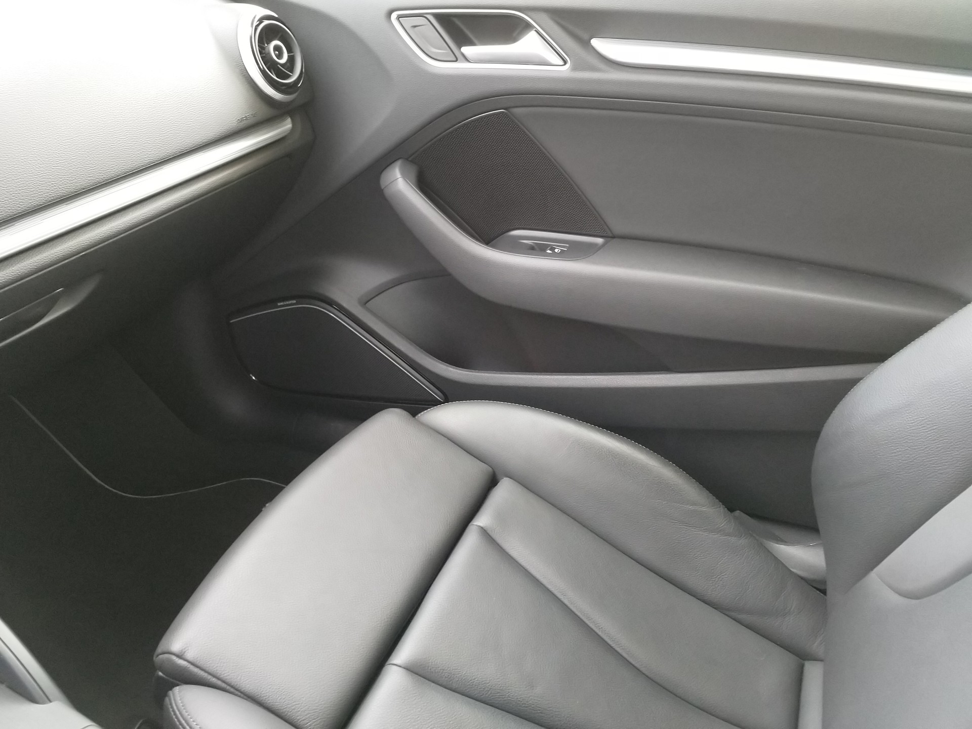 AUDI A3 1.8 TFSI Ambition S-tronic-image-15