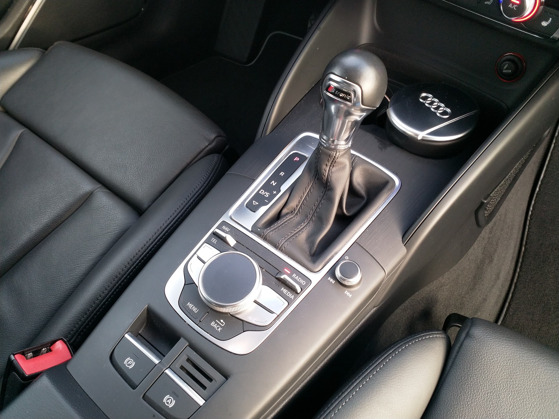 AUDI A3 1.8 TFSI Ambition S-tronic-image-13