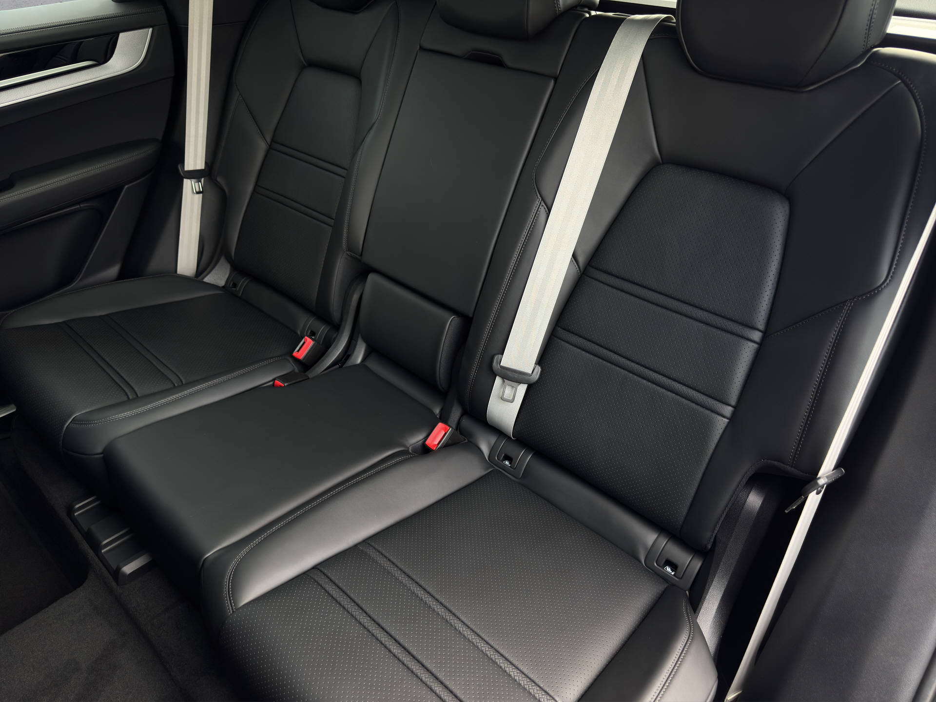 PORSCHE Cayenne S-image-13