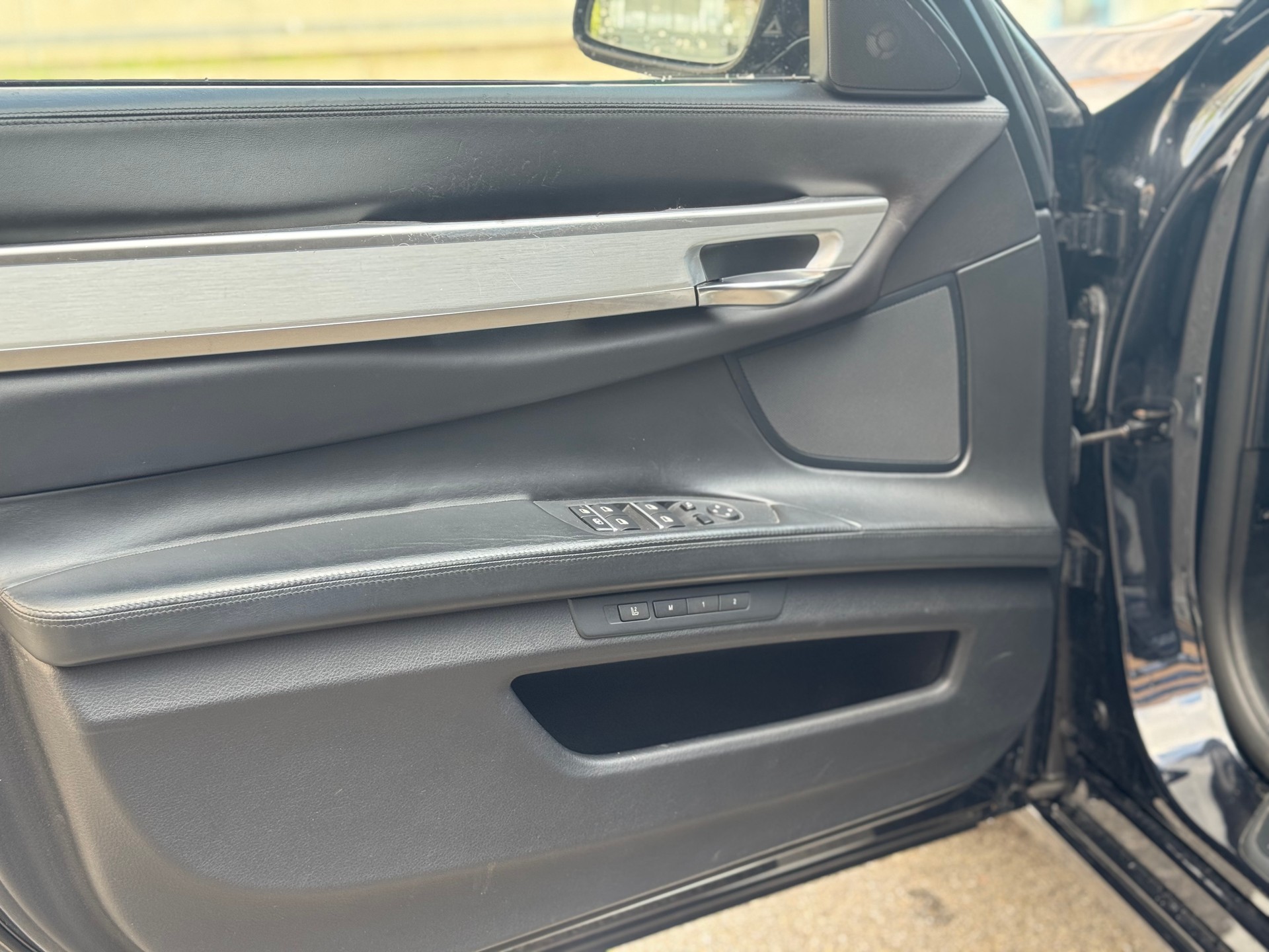 BMW 750i xDrive M-Paket-image-14