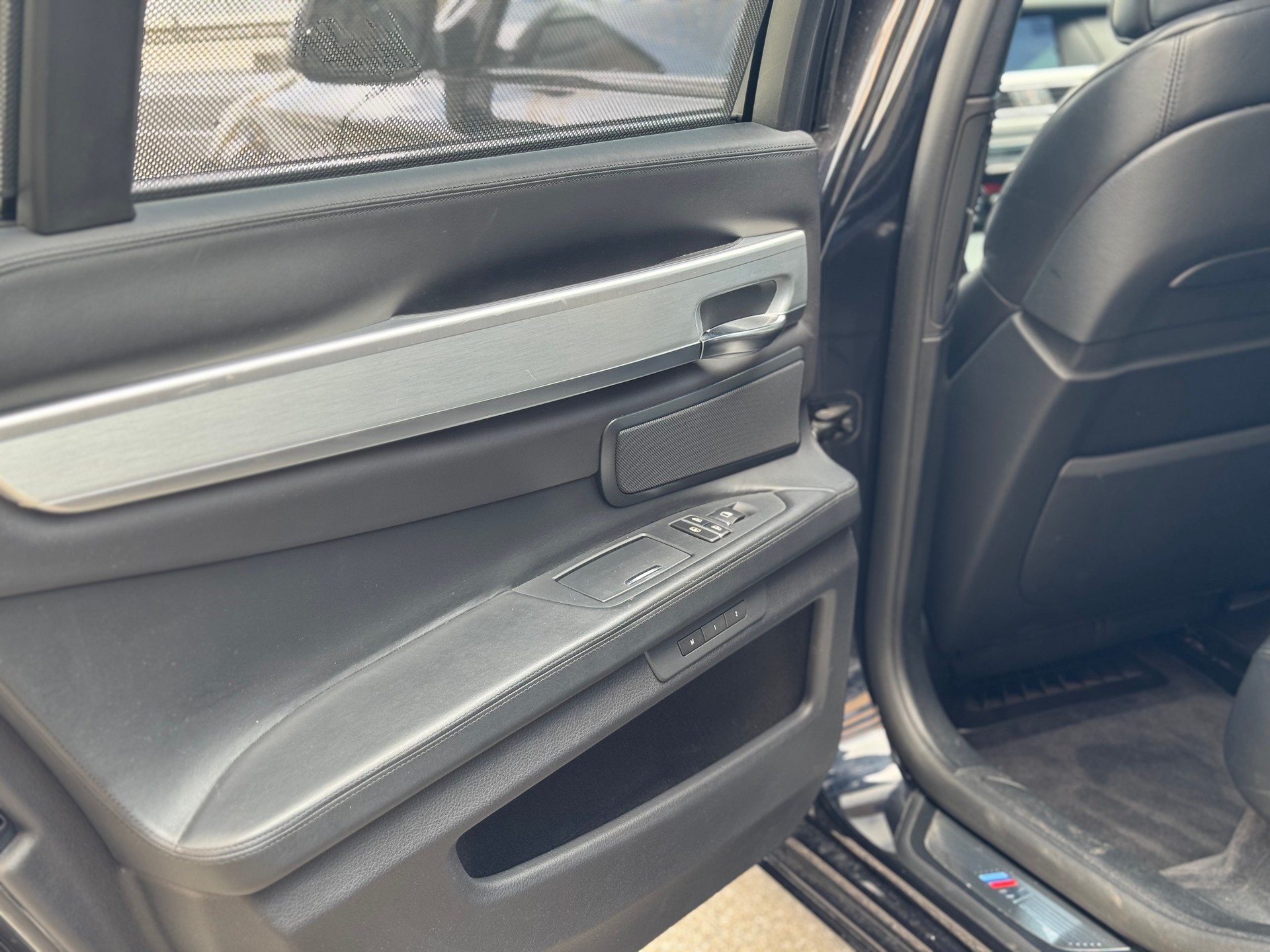 BMW 750i xDrive M-Paket-image-17
