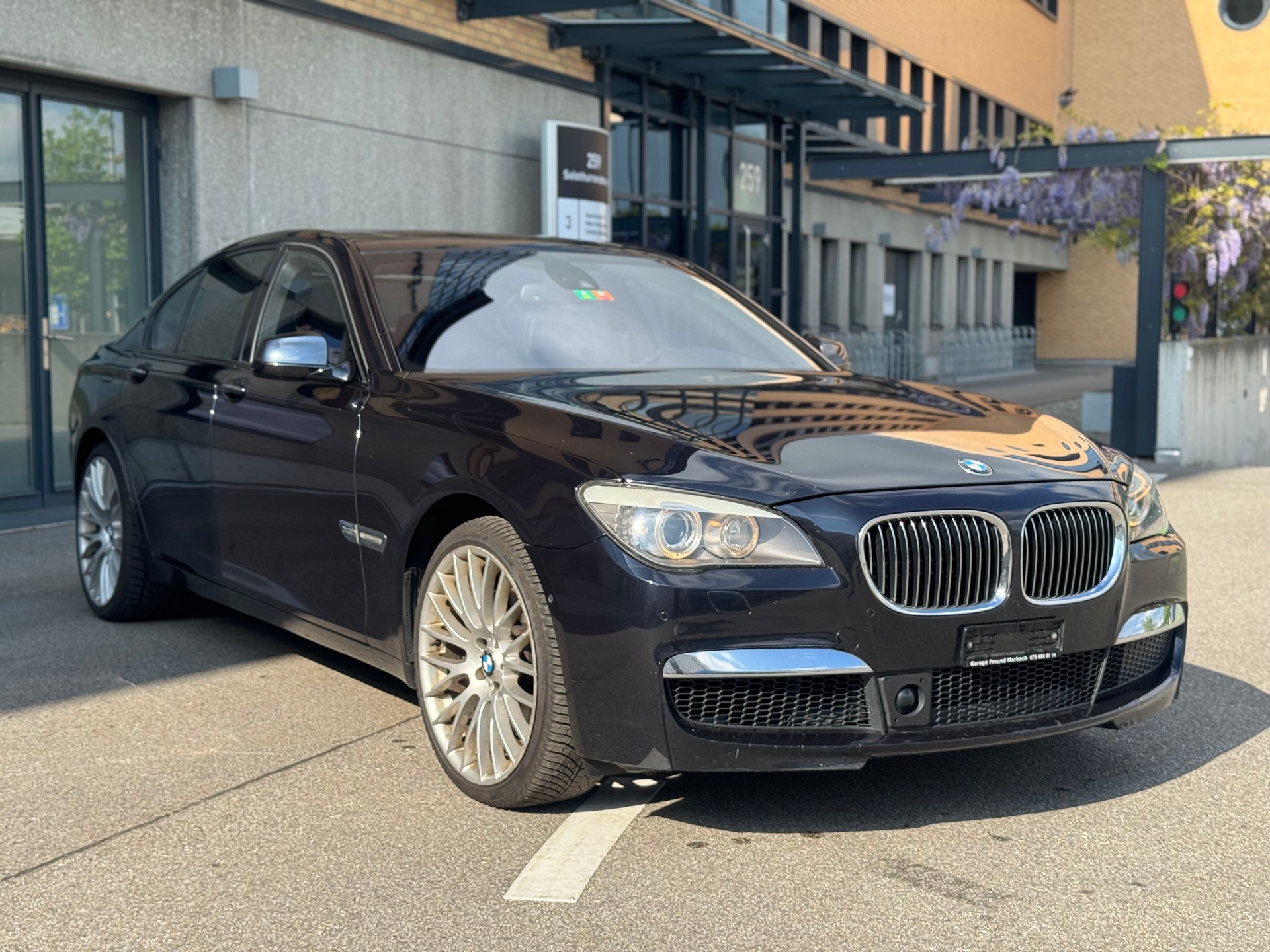BMW 750i xDrive M-Paket-image-5