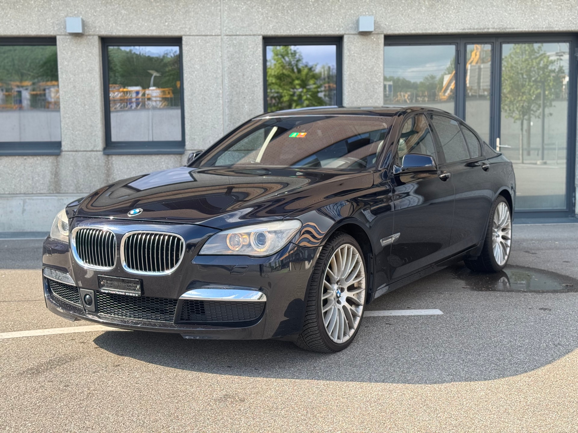 BMW 750i xDrive M-Paket-image-0