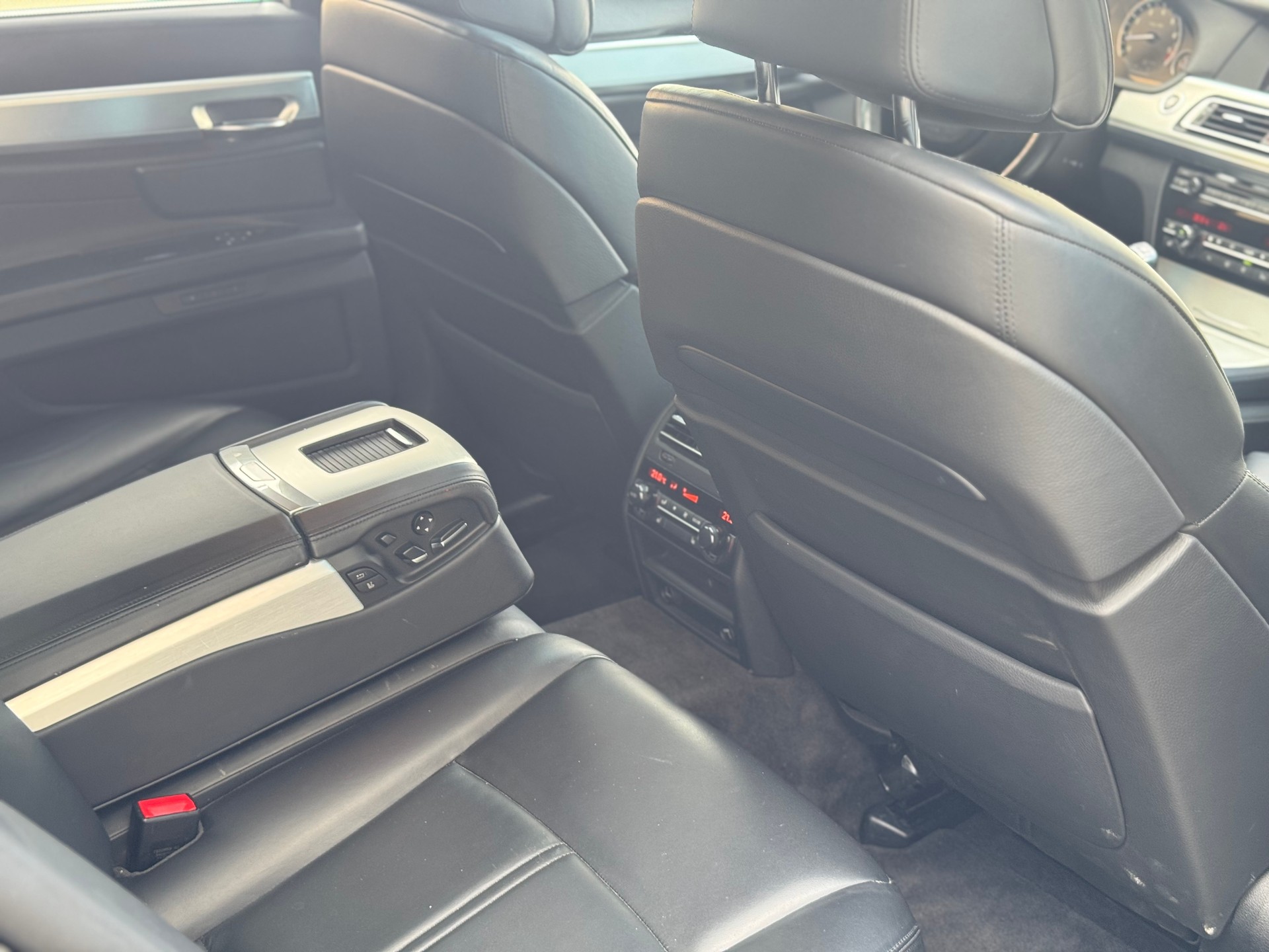 BMW 750i xDrive M-Paket-image-20
