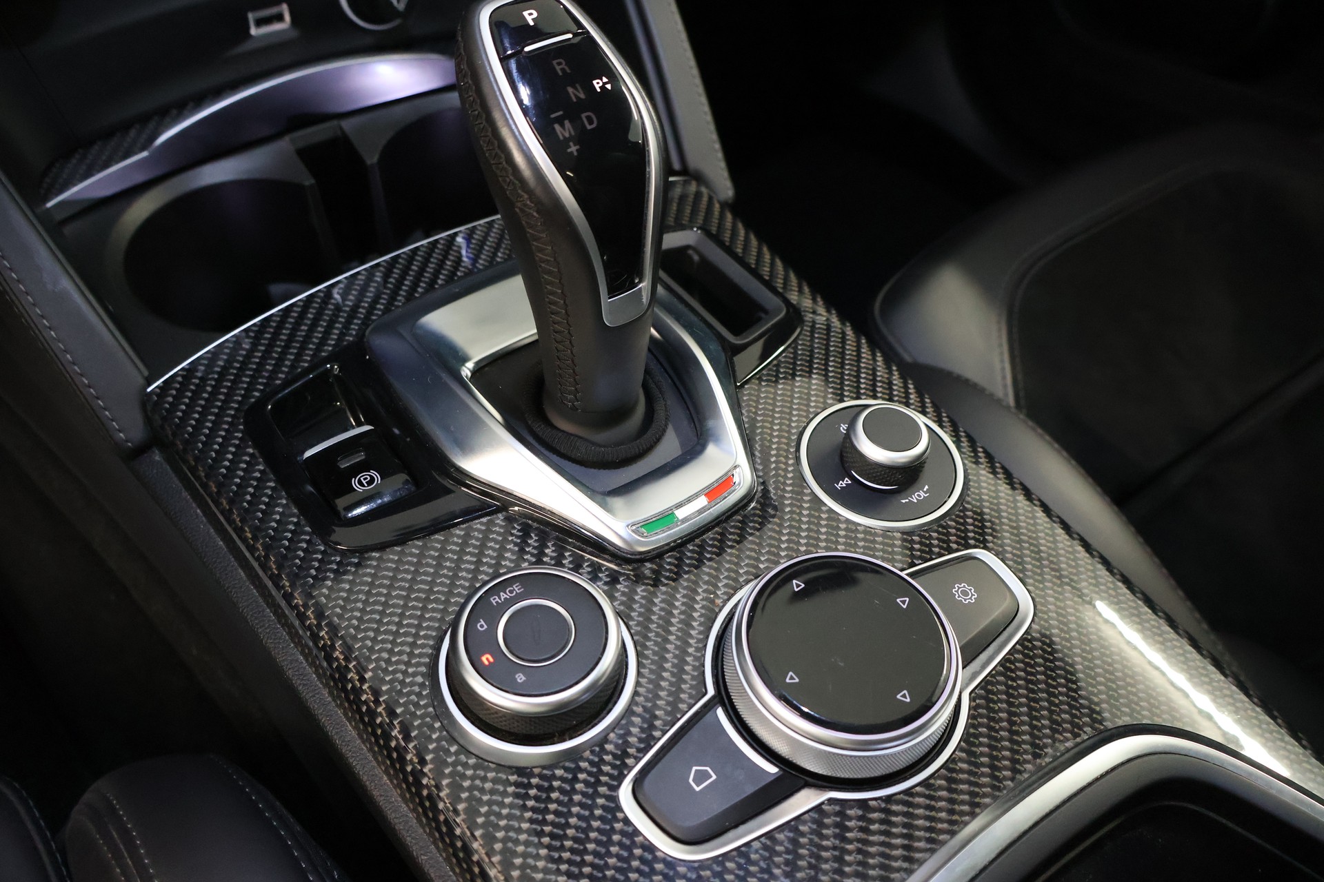 ALFA ROMEO Stelvio 2.9 V6 Quadrifoglio Q4 Automatic-image-24