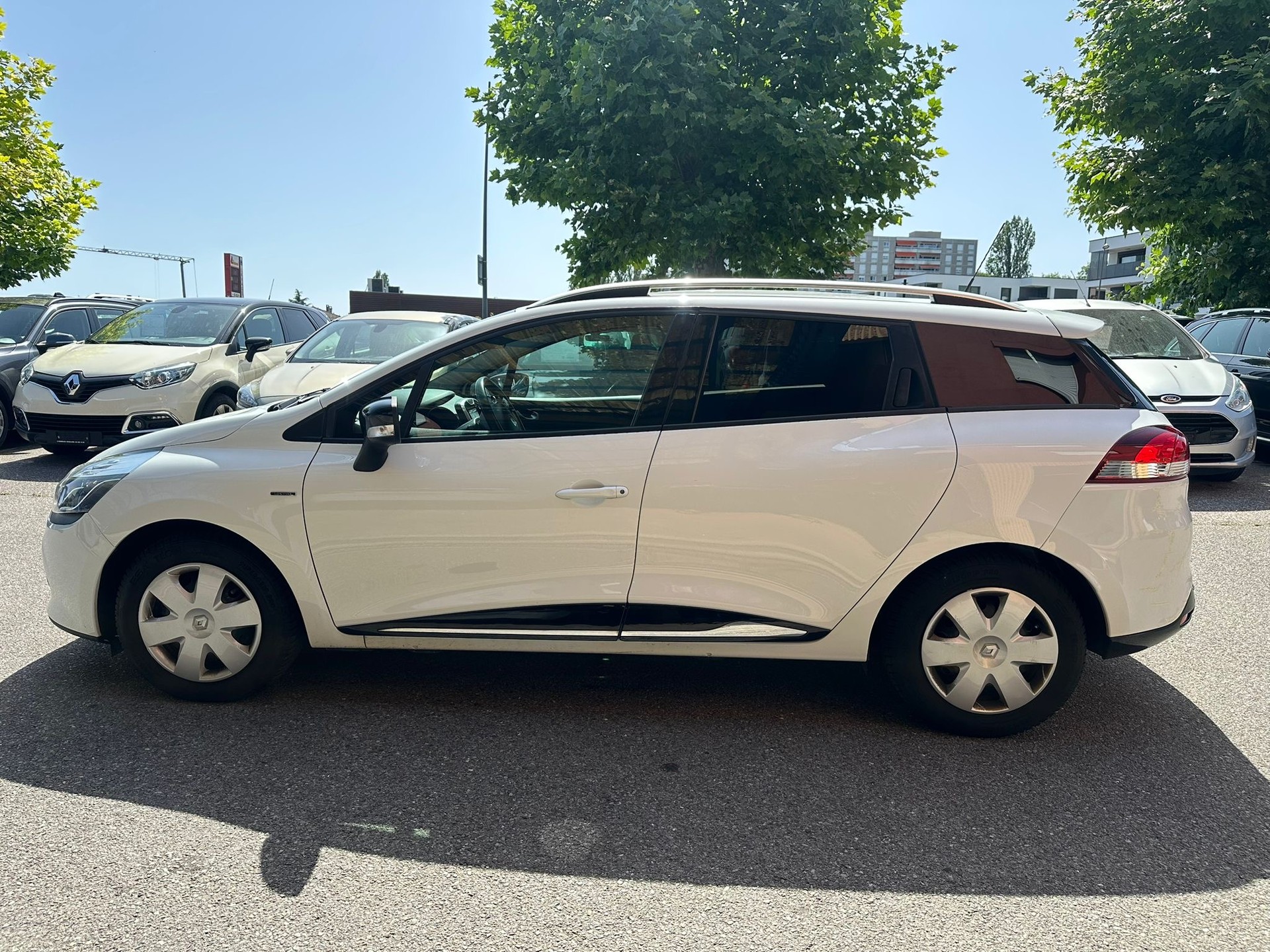 RENAULT Clio Grandtour 0.9 12V Limited-image-6