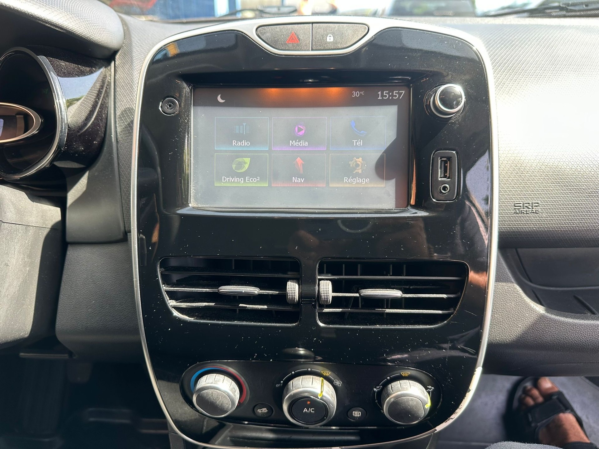 RENAULT Clio Grandtour 0.9 12V Limited-image-11