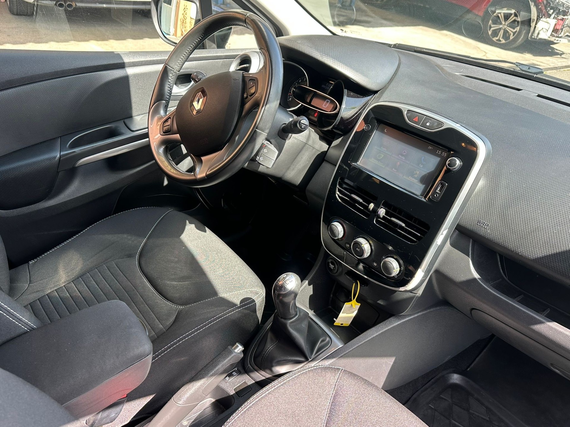 RENAULT Clio Grandtour 0.9 12V Limited-image-10