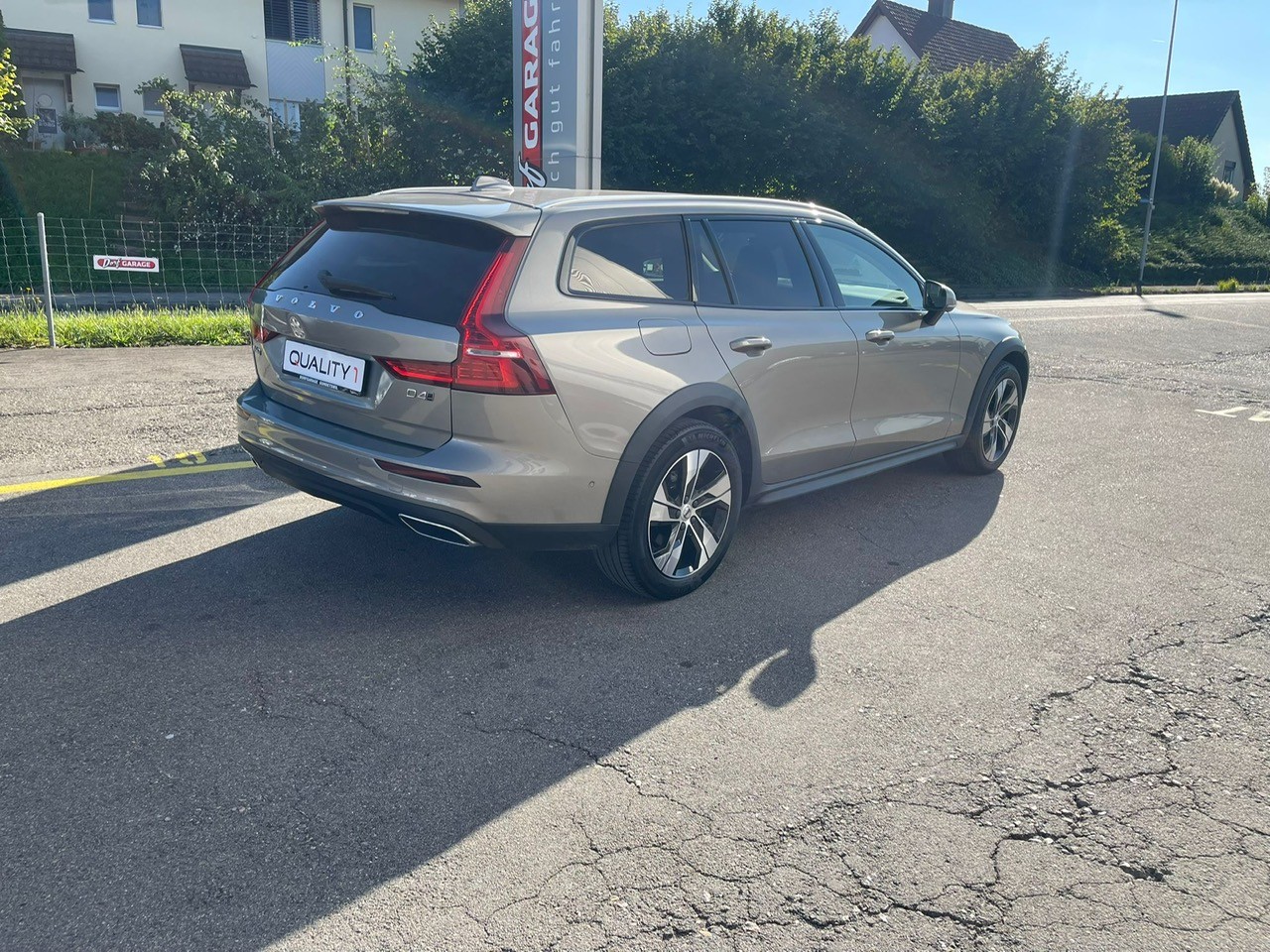 VOLVO V60 Cross Country D4 AWD Geartronic Mit A-Kupplung-image-2