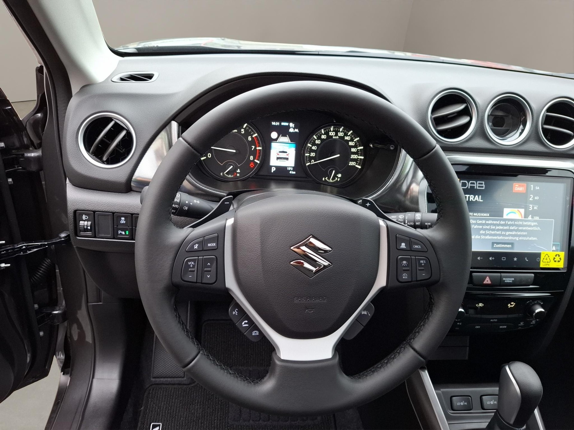 SUZUKI Vitara 1.4 T Compact Top Hybrid 4x4-image-6