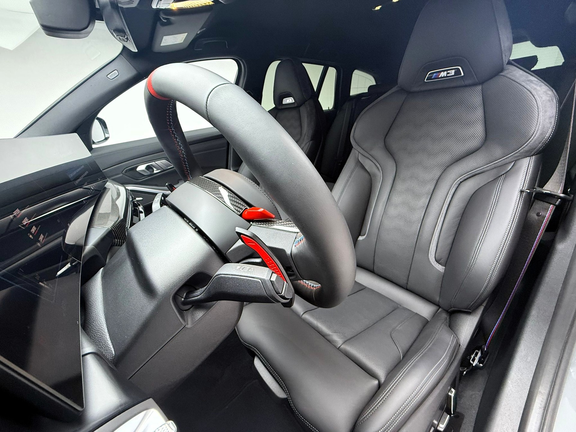 BMW M3 Touring xDrive Competition M-image-11