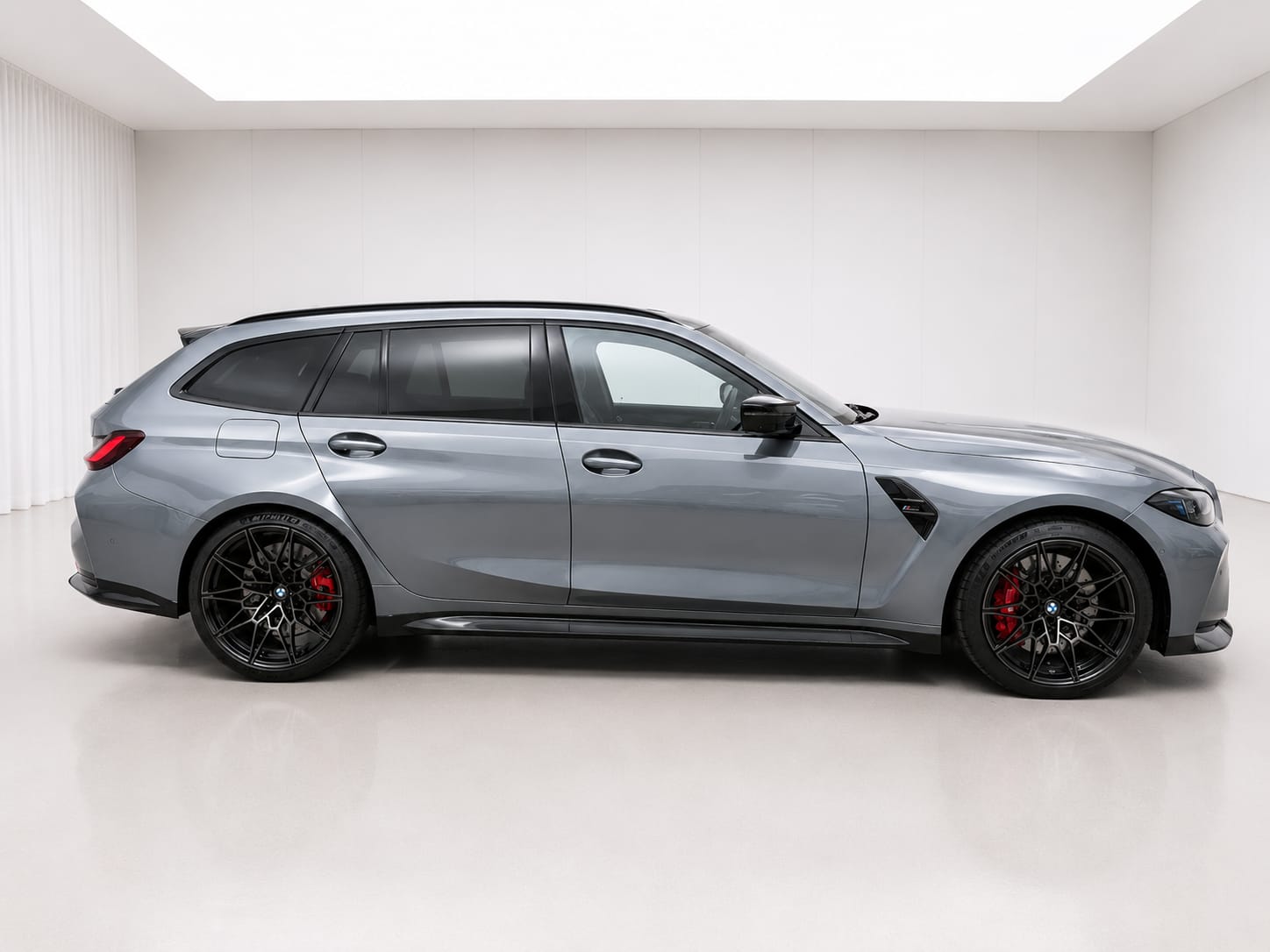 BMW M3 Touring xDrive Competition M-image-6