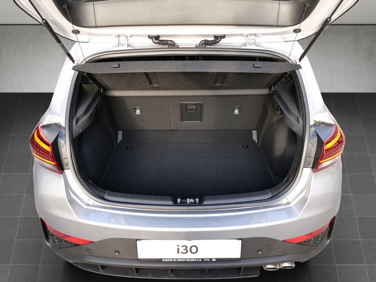 HYUNDAI i30 1.5 T-GDi N-Line-image-16